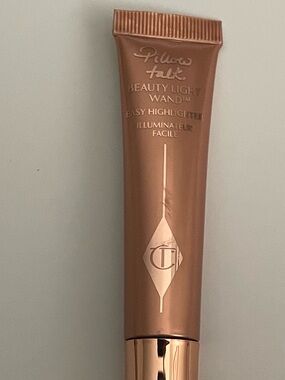 Charlotte Tilbury Pillow Talk Beauty Light Wand Easy Highlighter